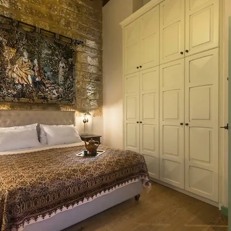 Tafros Villa *